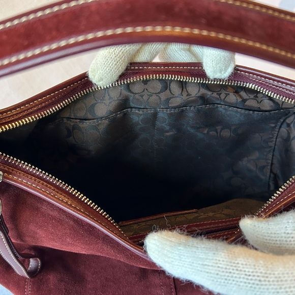 ✨ COACH Vintage Suede Hobo Bag – RARE 2005 FIND! 🍷👜✨ - Picture 8 of 11
